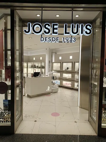 JOSE LUIS Joyerías Max Center