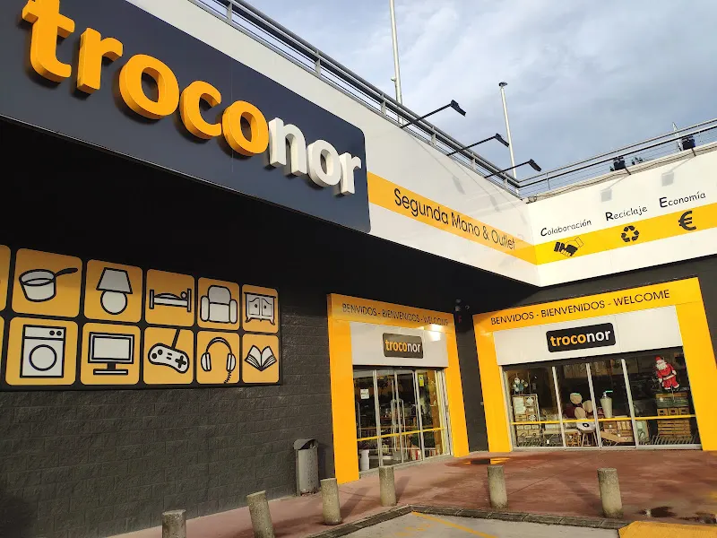 troconor - Tienda de artículos de segunda mano en Oleiros - foto 2