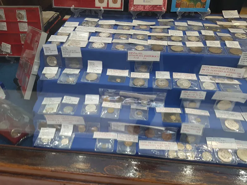 Filatelia Numismática Hernando Colón en Sevilla